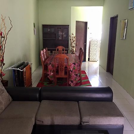 Homestay Teluk Kemang Port Dickson Extérieur photo